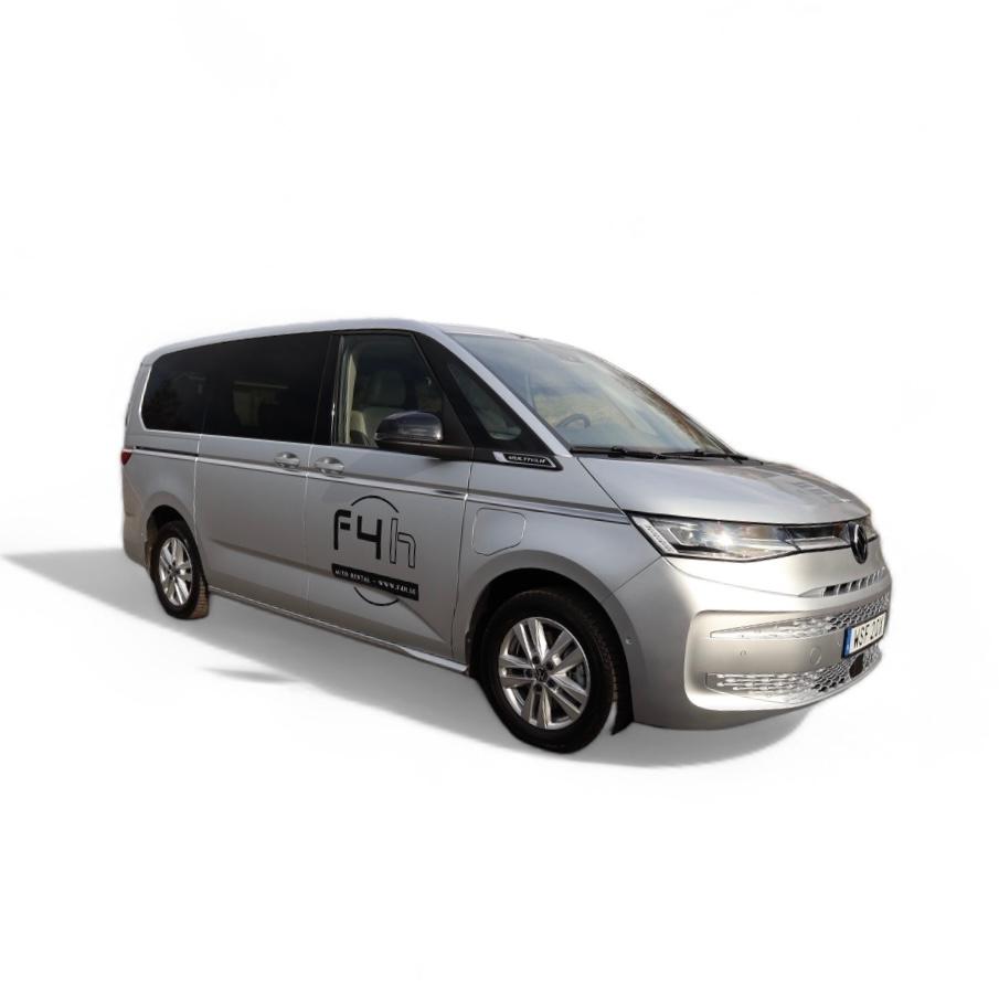 Hos f4h auto rental kan du enkelt hyra en minibuss till ett överkomligt pris. Vi erbjuder bekväma och pålitliga minibussar för alla dina behov.